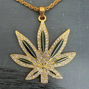Fashion Jewelry Gold Marijuana Leaf Pendant Necklace